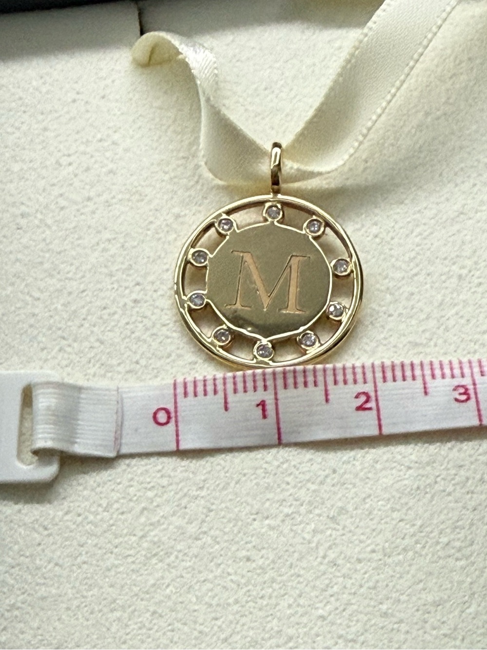14k gold Initial ‘M’ pendant - Picture 5 of 6